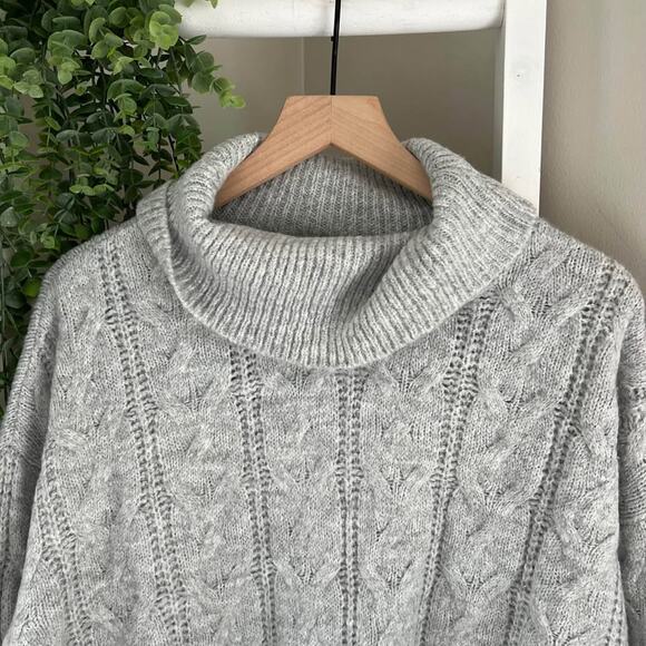 Love & Ellie Cowl Neck Long Sleeve Gray Knit Sweater Women's Large - Picture 4 of 5